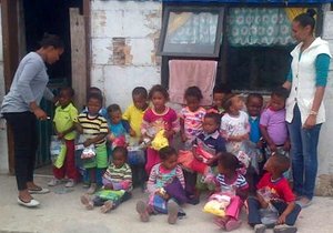 Speelskool opgewonde oor klere